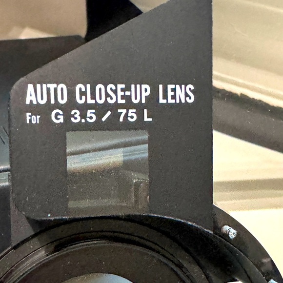 📷 Mamiya Auto Close-Up Lens for G 3.5 / 75 L - Never Used, Still in Box - Picture 2 of 16